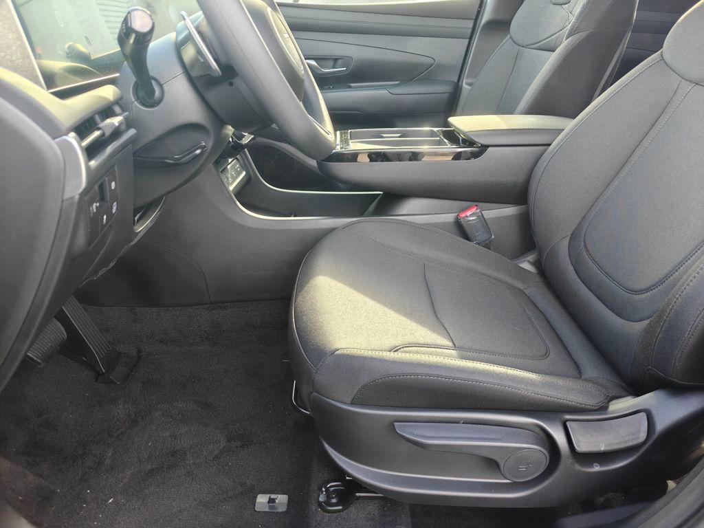 new 2026 Hyundai TUCSON Hybrid car, priced at $33,041