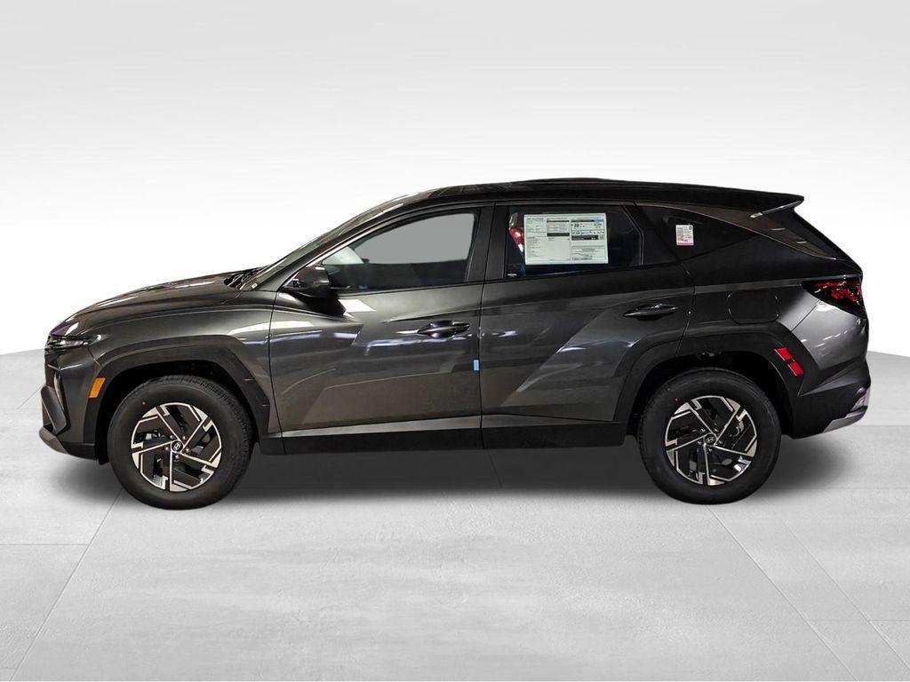 new 2026 Hyundai TUCSON Hybrid car, priced at $33,041