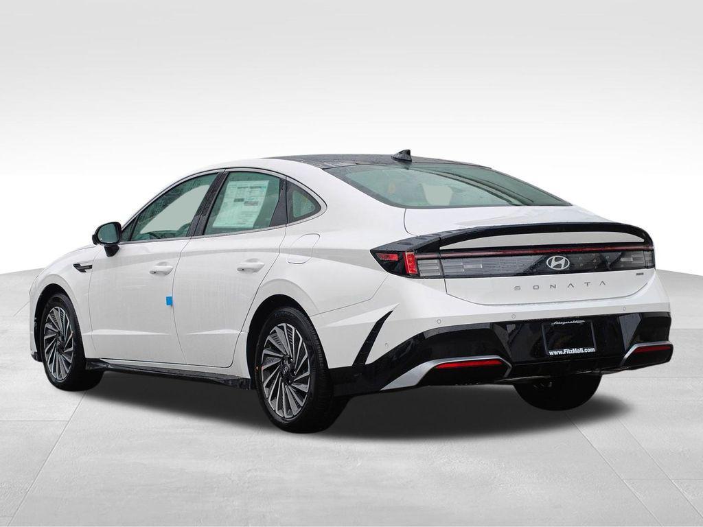 new 2026 Hyundai Sonata Hybrid car, priced at $39,256