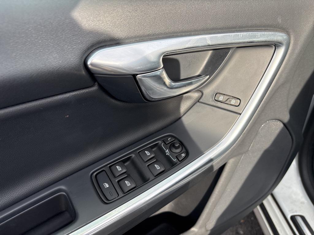 used 2015 Volvo V60 Cross Country car, priced at $10,500