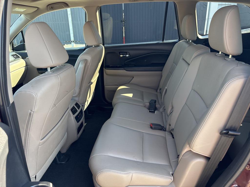 2016 Purple Honda Pilot