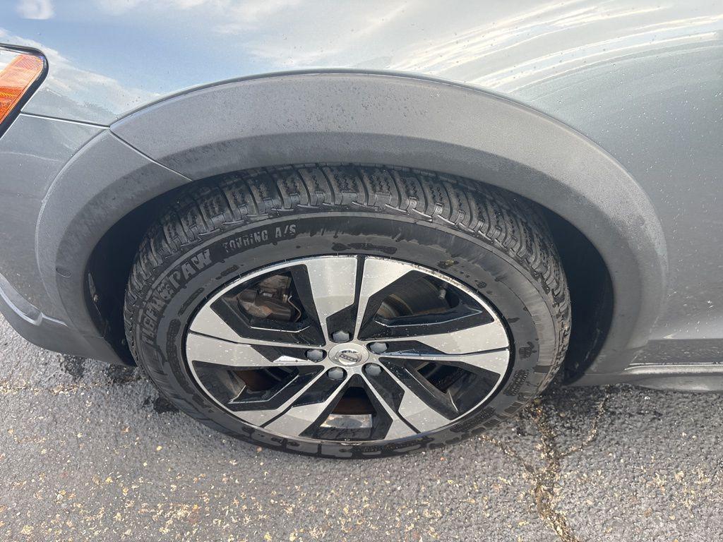 used 2020 Volvo V60 Cross Country car, priced at $22,942