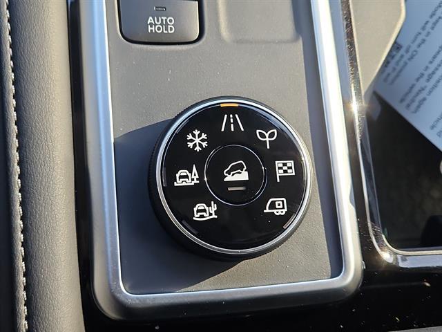 new 2025 Nissan Pathfinder car, priced at $42,427