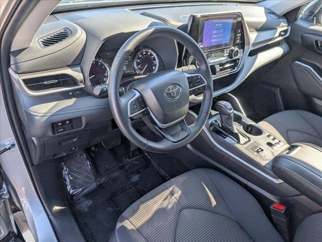 used 2025 Toyota Highlander car, priced at $35,481