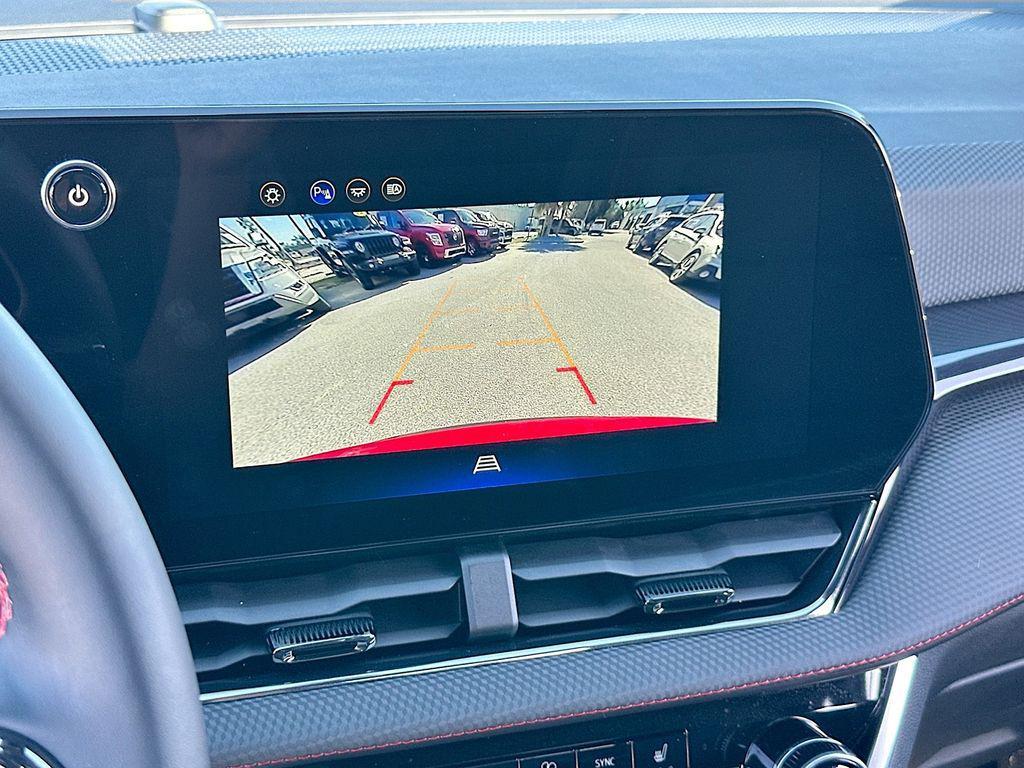 used 2025 Chevrolet Equinox car, priced at $28,750