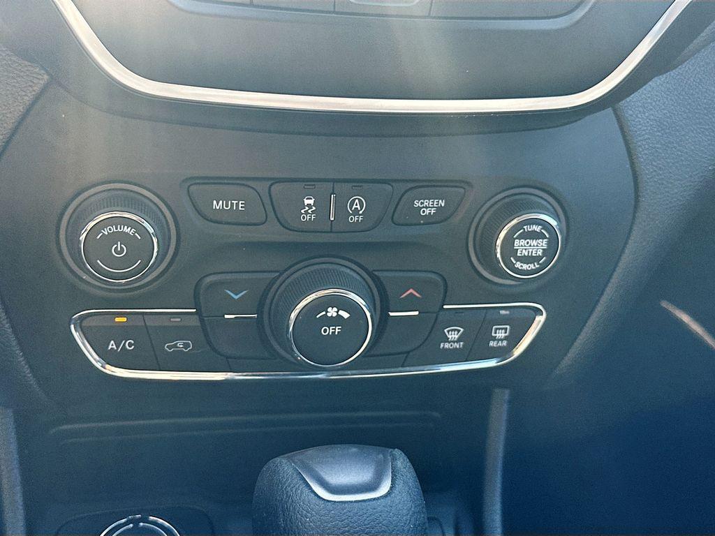 used 2020 Jeep Cherokee car, priced at $18,750