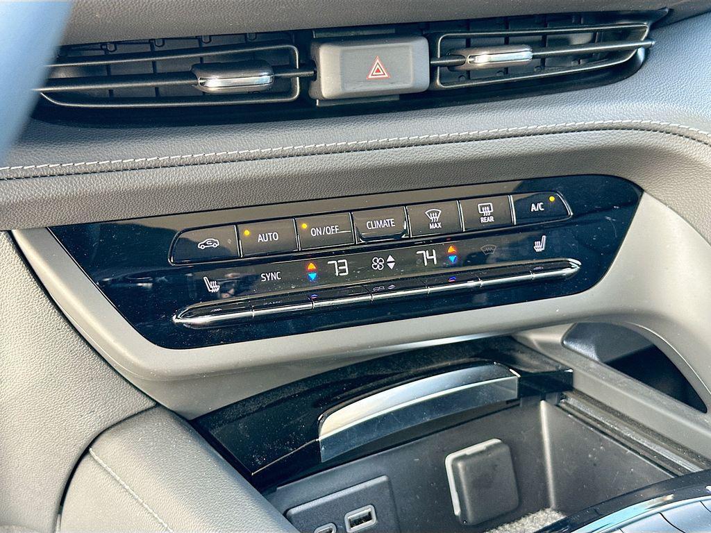 used 2023 Buick Envision car, priced at $23,750