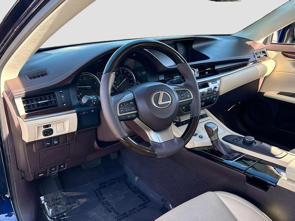 used 2016 Lexus ES 350 car, priced at $16,250