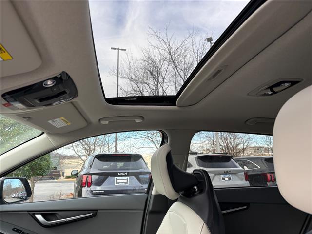new 2025 Kia Niro car, priced at $31,000
