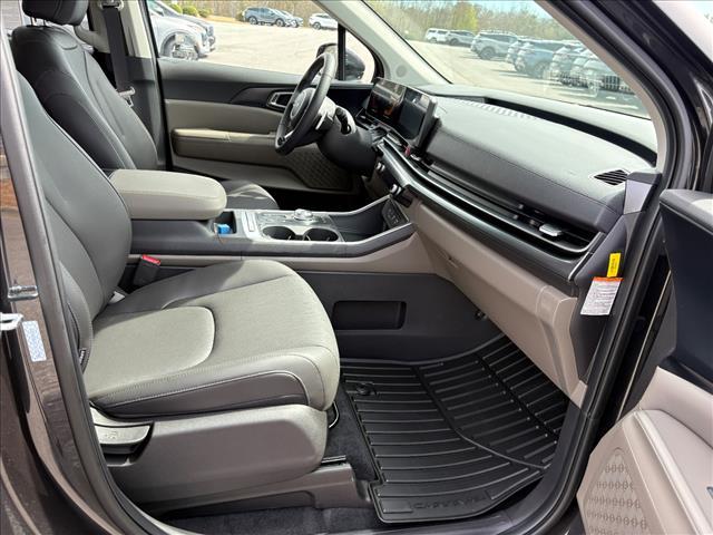 new 2026 Kia Carnival Hybrid car, priced at $43,820