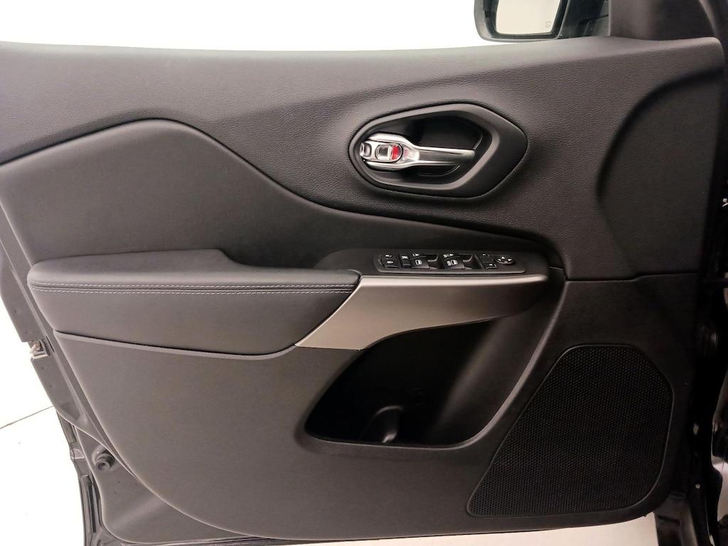 used 2019 Jeep Cherokee car, priced at $13,599