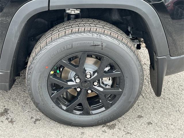 new 2025 Jeep Grand Cherokee car, priced at $40,085