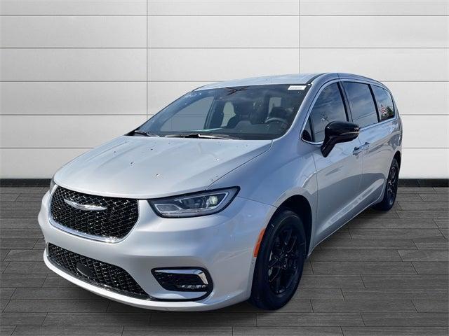 new 2026 Chrysler Pacifica car, priced at $41,199