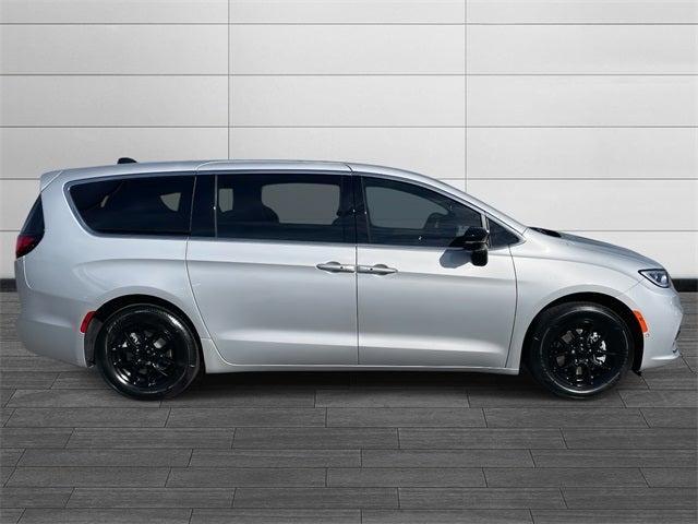 new 2026 Chrysler Pacifica car, priced at $41,199