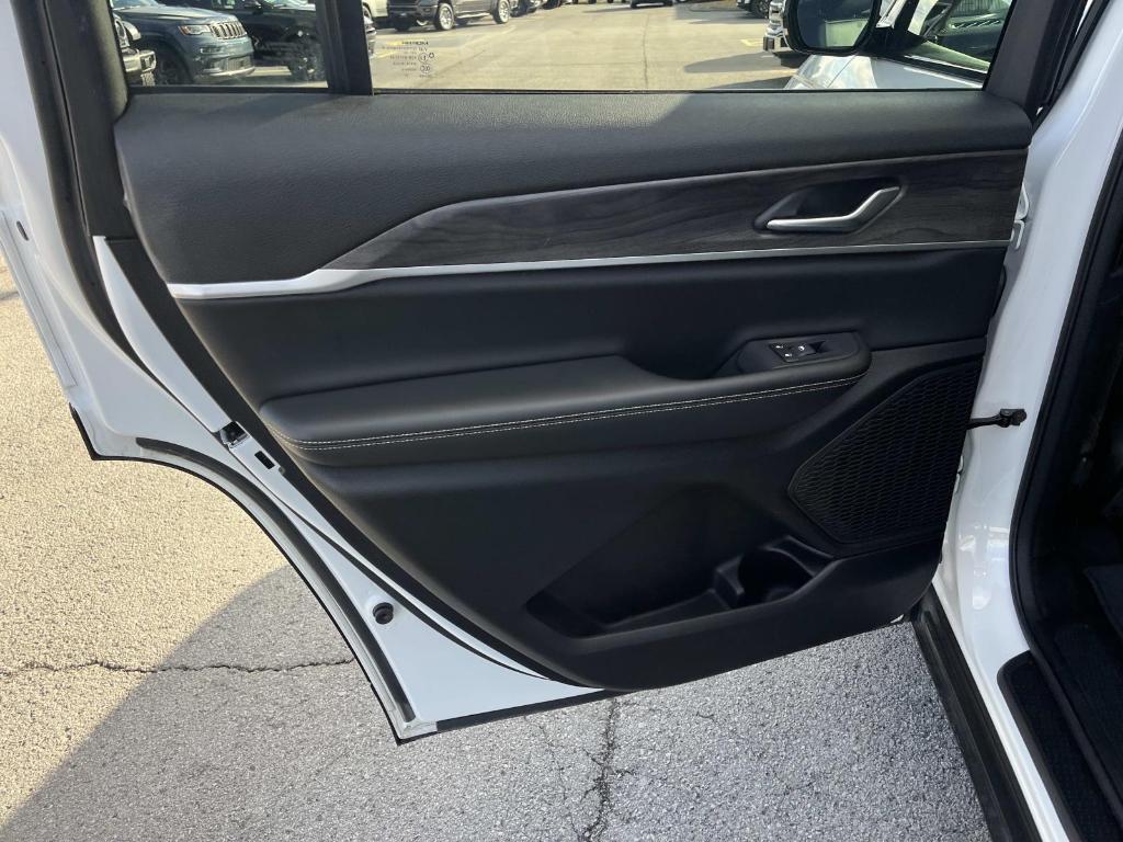 used 2024 Jeep Grand Cherokee L car, priced at $39,591