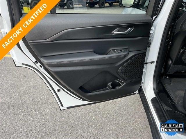 used 2025 Jeep Grand Cherokee L car, priced at $39,592