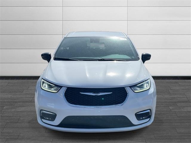 new 2026 Chrysler Pacifica car, priced at $42,513