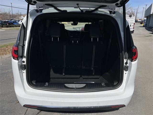 new 2026 Chrysler Pacifica car, priced at $42,513