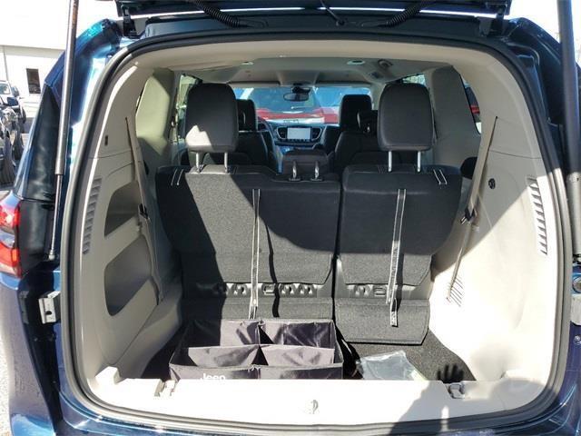 new 2023 Chrysler Pacifica car, priced at $41,634