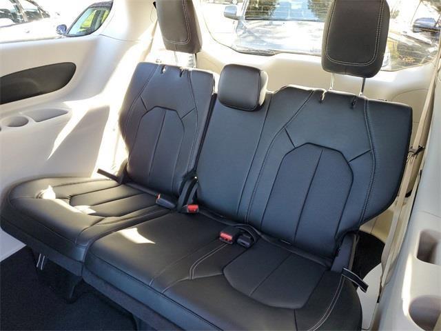 new 2023 Chrysler Pacifica car, priced at $41,634