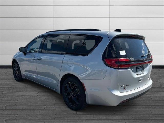 new 2026 Chrysler Pacifica car, priced at $48,178