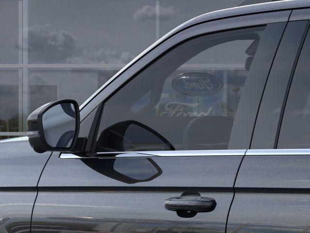 new 2025 Ford Expedition car, priced at $75,252