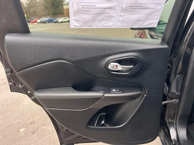 used 2017 Jeep Cherokee car, priced at $11,825