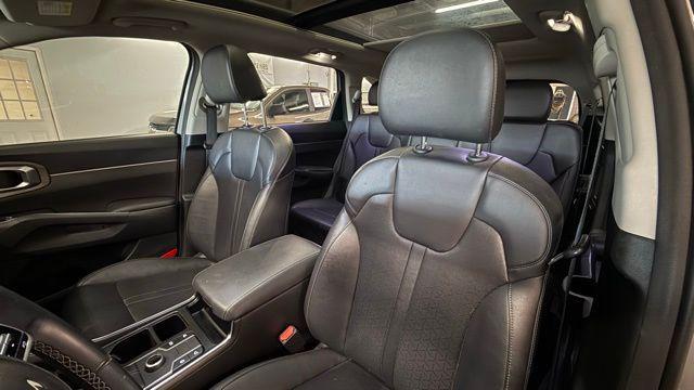 used 2022 Kia Sorento car, priced at $25,856