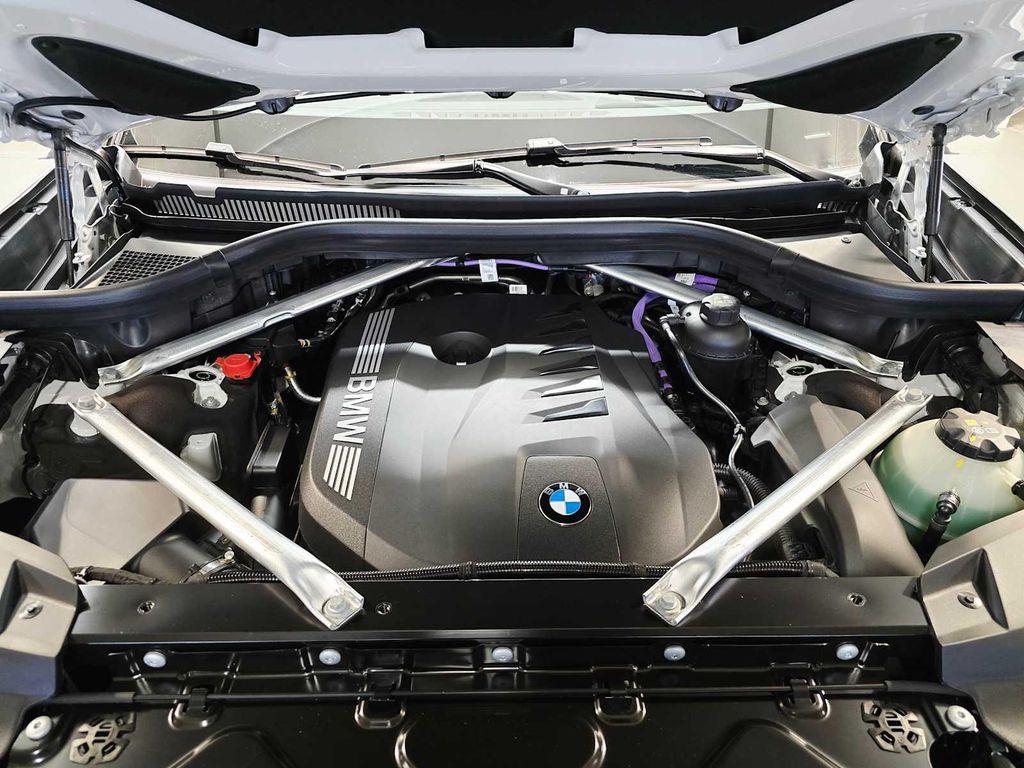new 2026 BMW X7 car, priced at $100,414