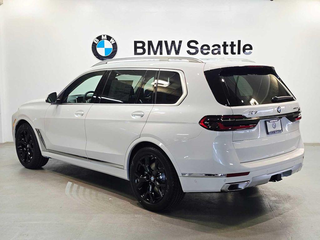 new 2026 BMW X7 car, priced at $100,414