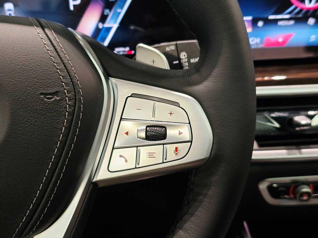 new 2026 BMW X7 car, priced at $100,414