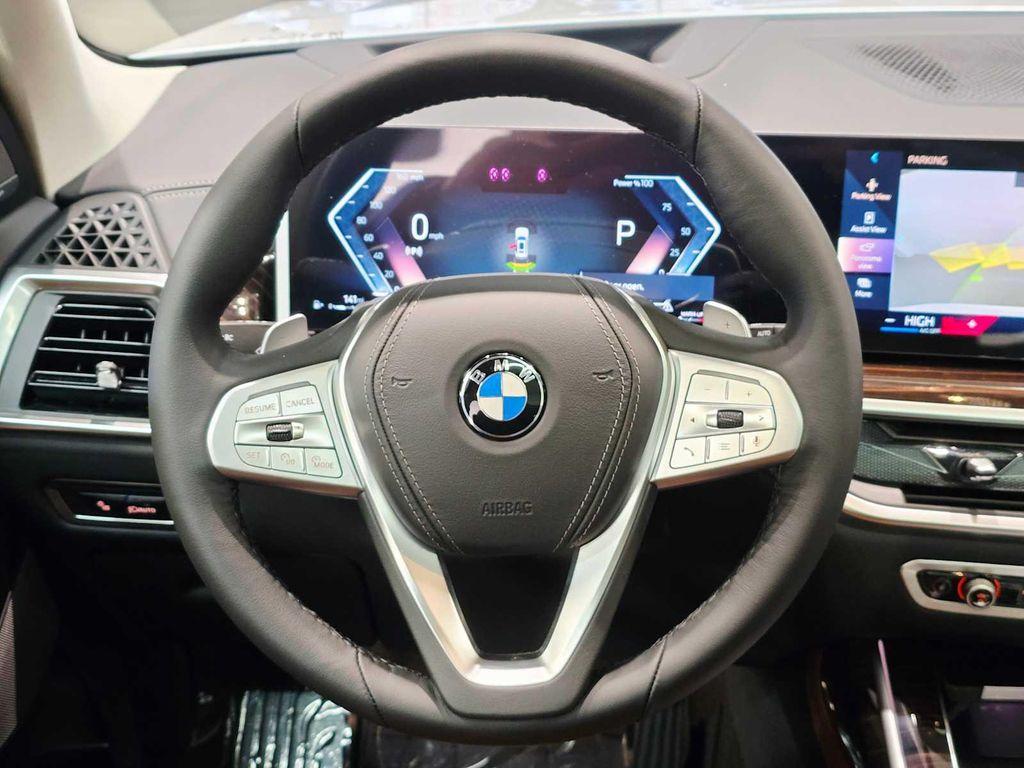new 2026 BMW X7 car, priced at $100,414