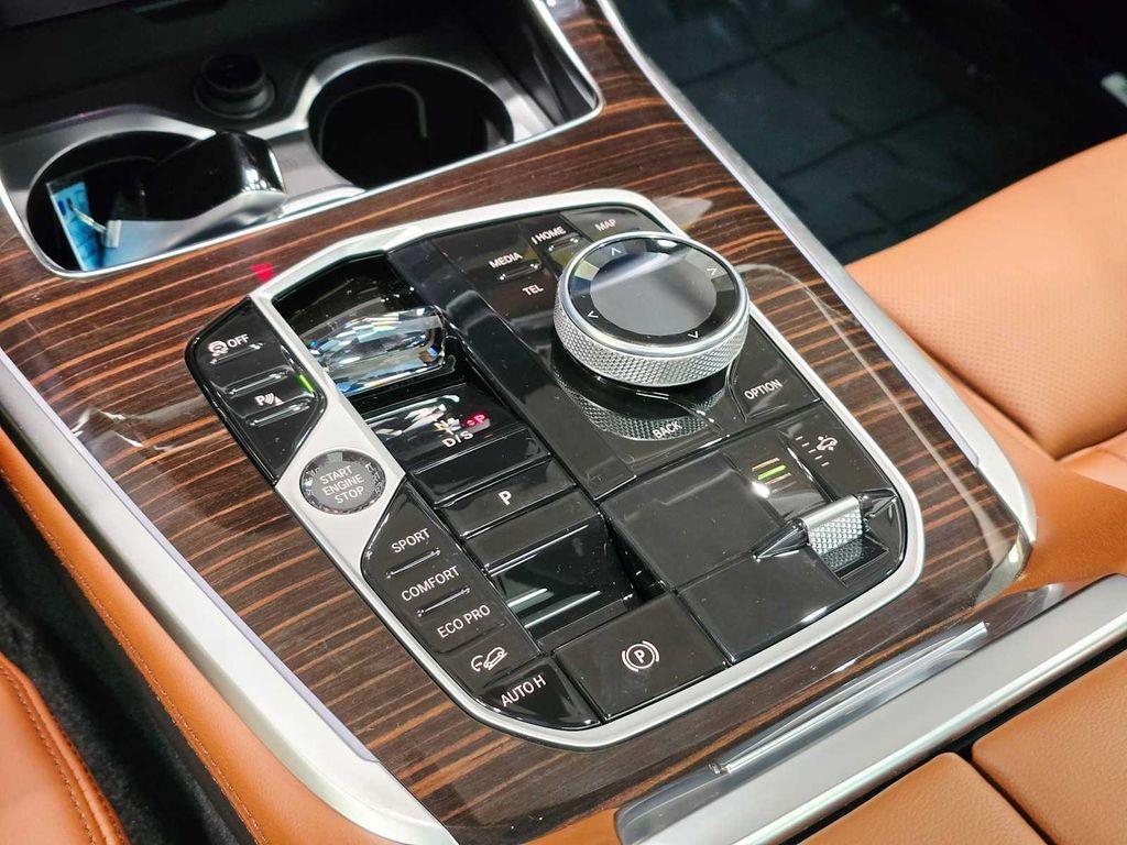 new 2026 BMW X7 car, priced at $100,414