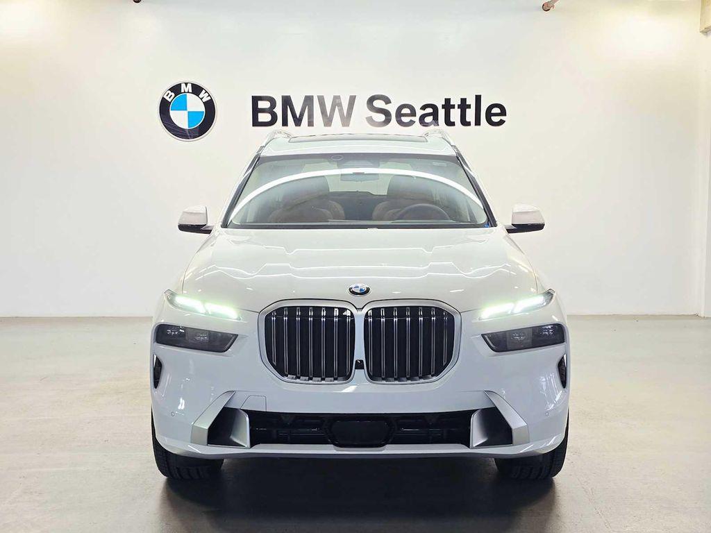 new 2026 BMW X7 car, priced at $100,414