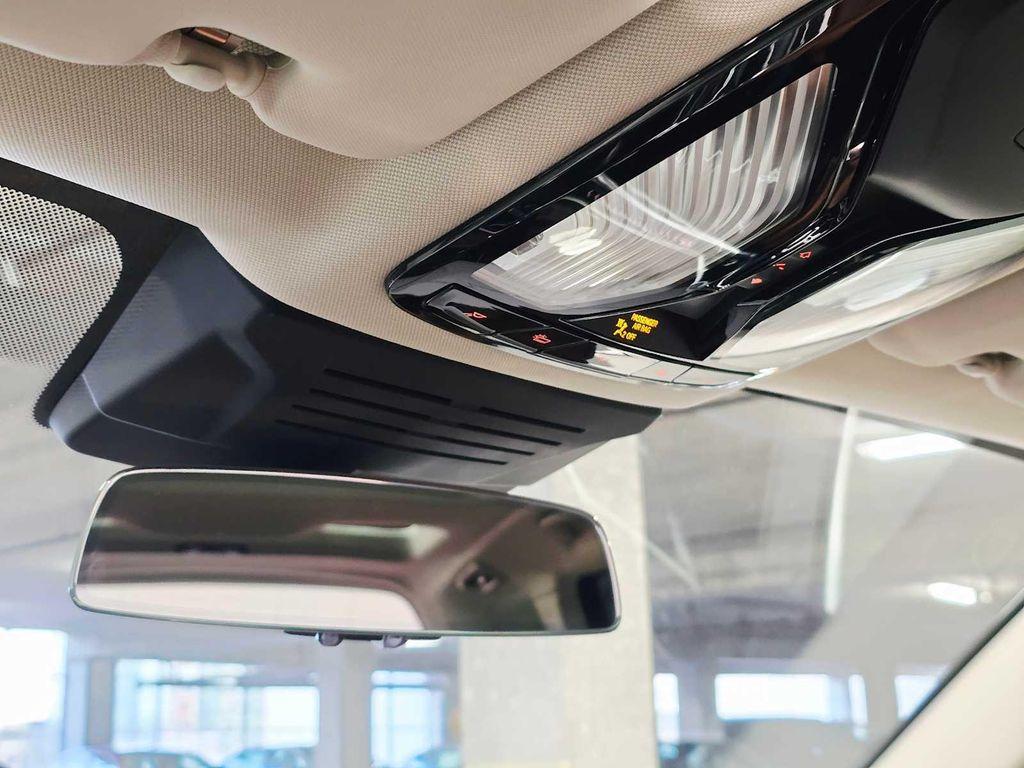 new 2026 BMW X7 car, priced at $100,414