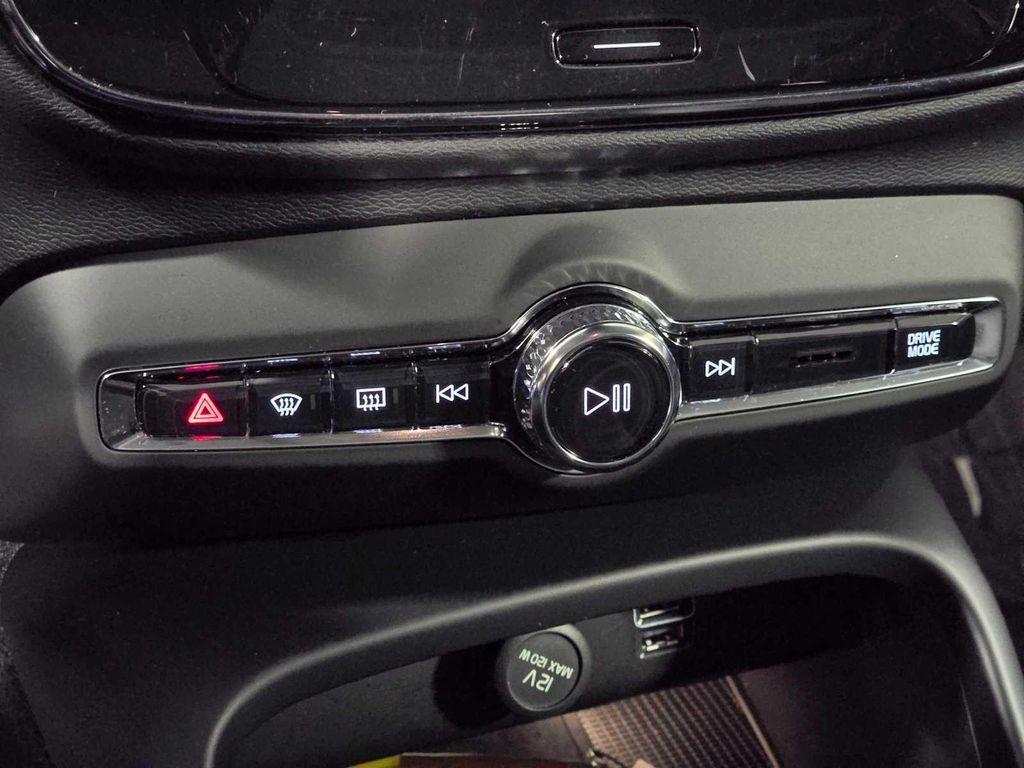 used 2019 Volvo XC40 car, priced at $21,999