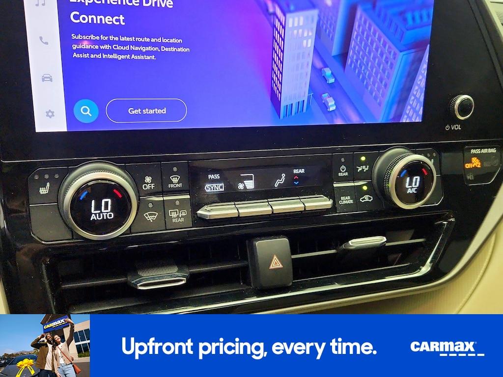 used 2023 Toyota Highlander car, priced at $32,998