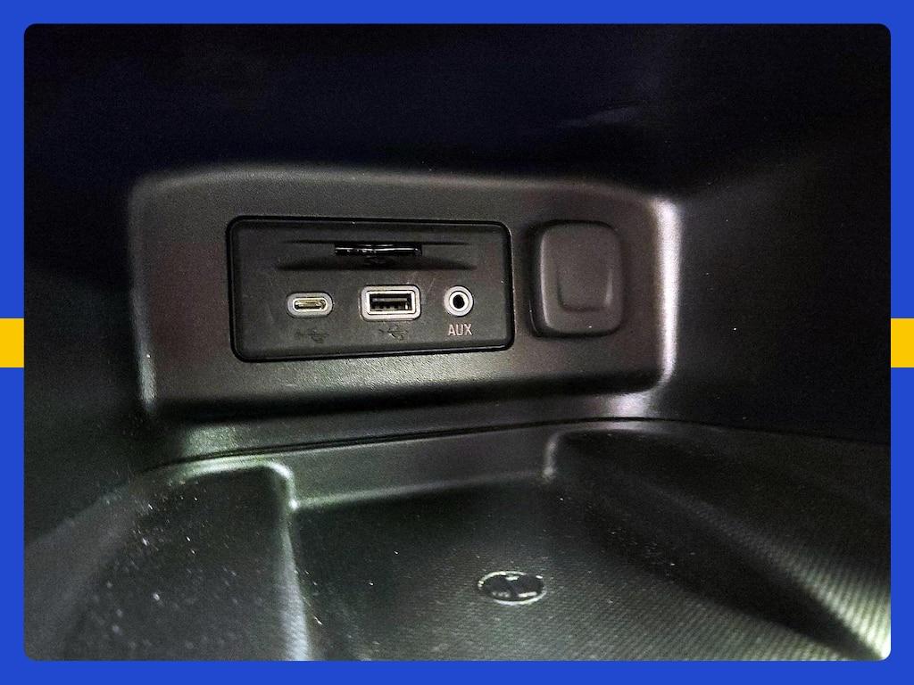 used 2021 Chevrolet Equinox car, priced at $18,998