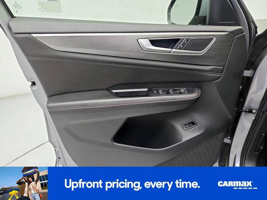 used 2025 Volkswagen Atlas Cross Sport car, priced at $29,998