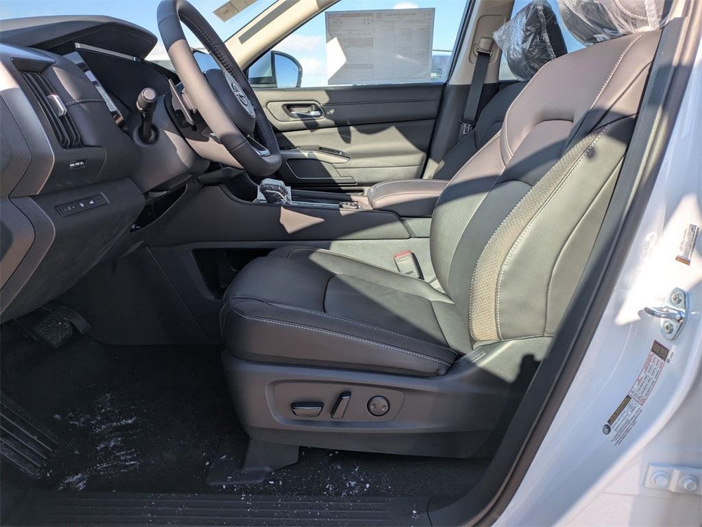 new 2025 Nissan Pathfinder car, priced at $42,390