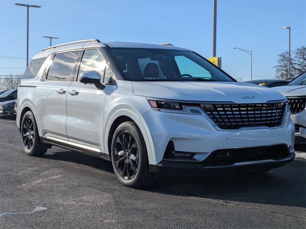 used 2024 Kia Carnival car, priced at $41,997