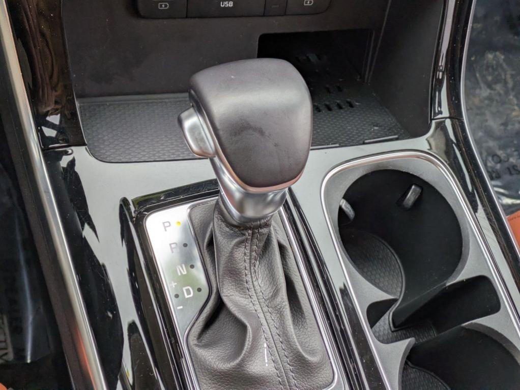 used 2024 Kia Carnival car, priced at $38,997