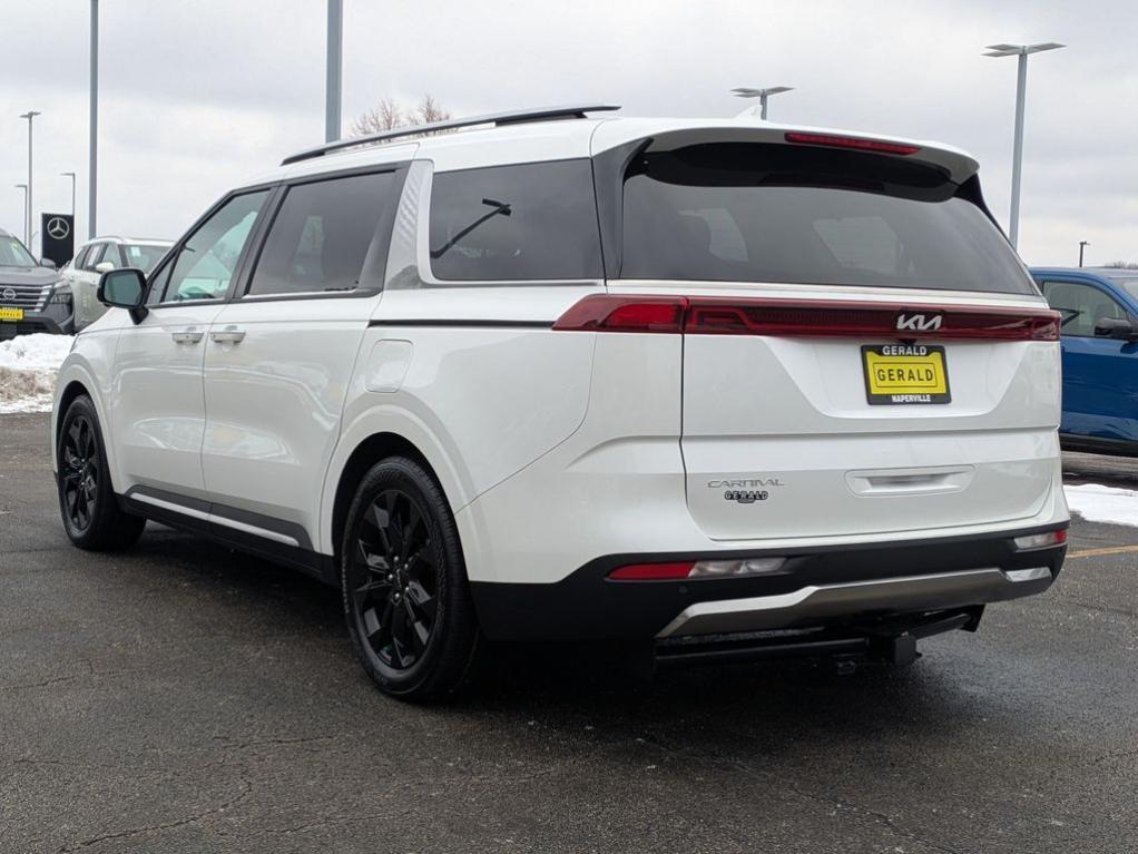 used 2024 Kia Carnival car, priced at $38,997