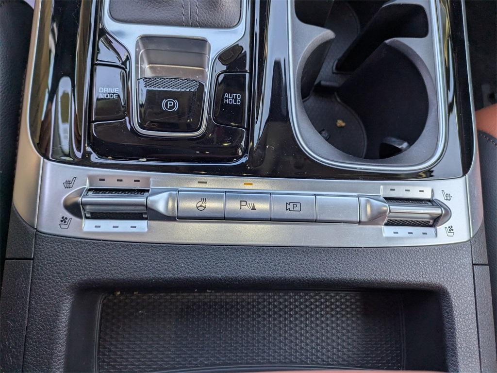 used 2024 Kia Carnival car, priced at $41,997