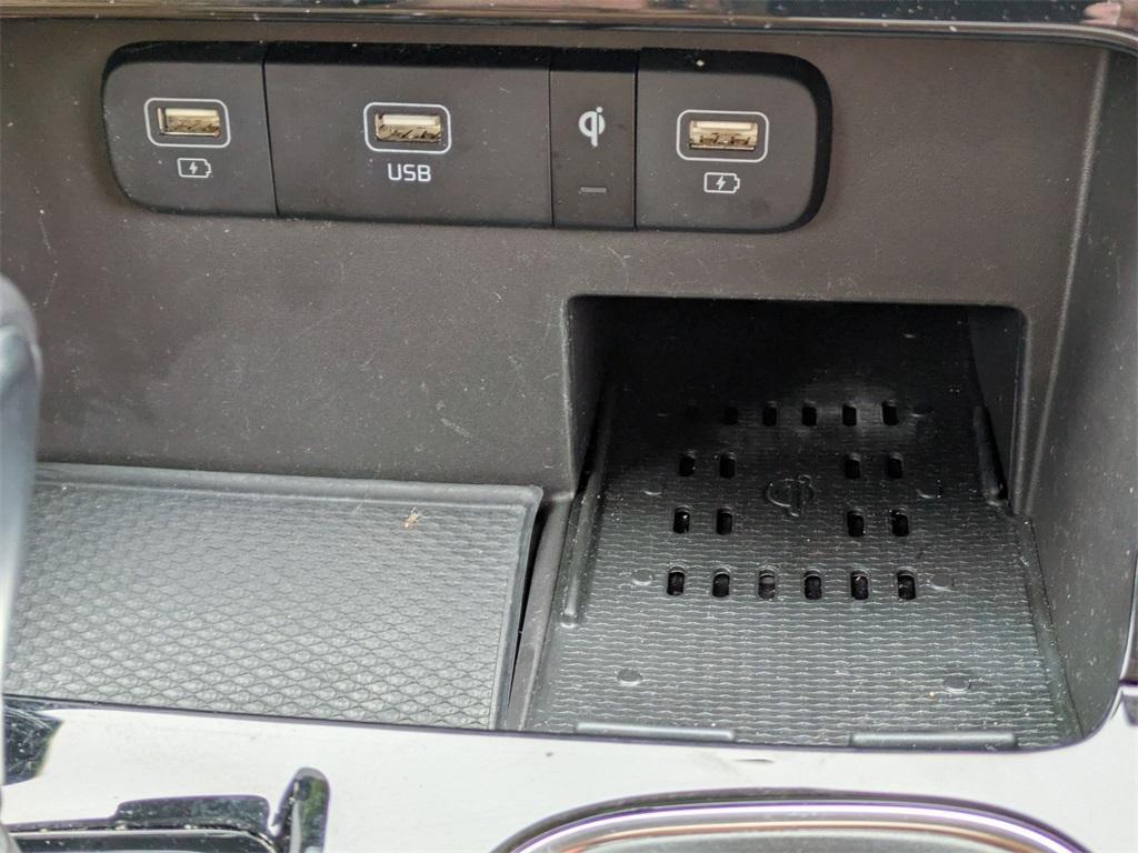 used 2024 Kia Carnival car, priced at $41,997