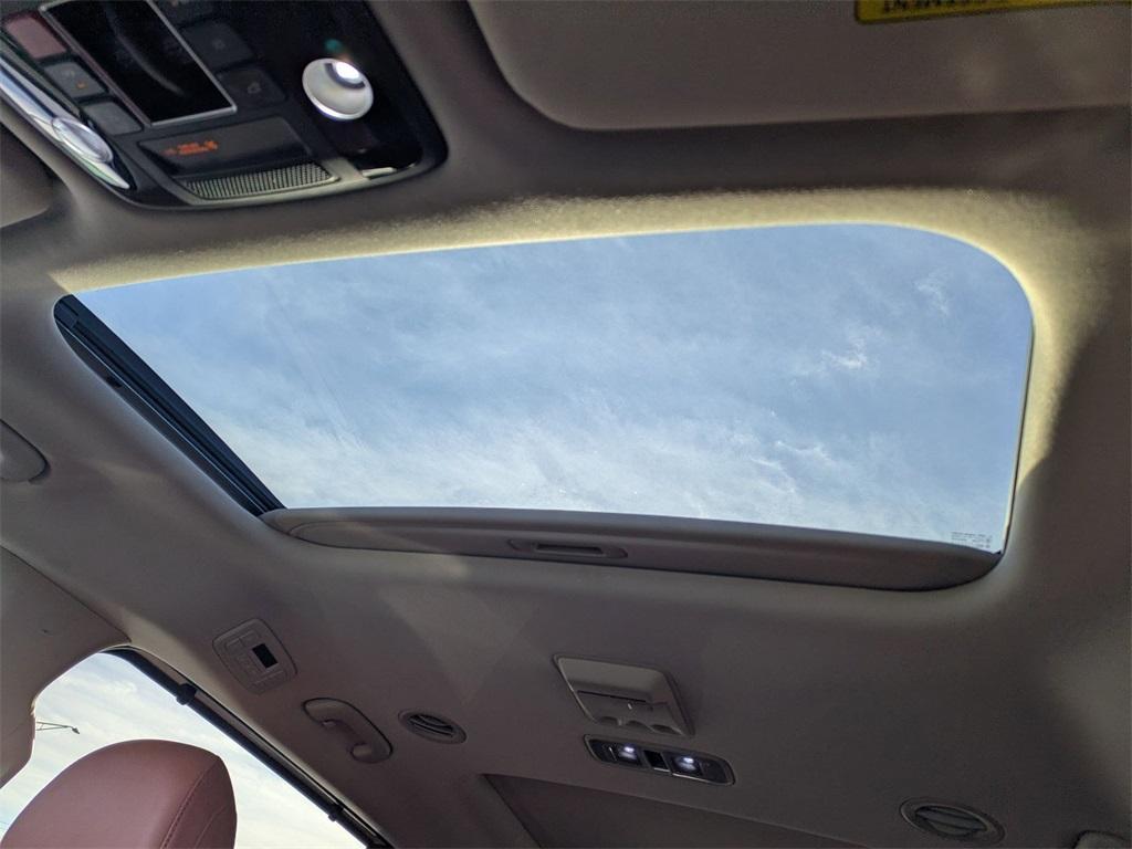 used 2024 Kia Carnival car, priced at $41,997