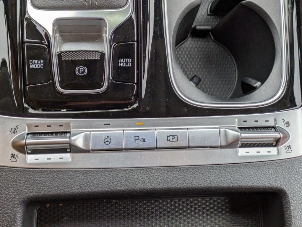 used 2024 Kia Carnival car, priced at $38,997