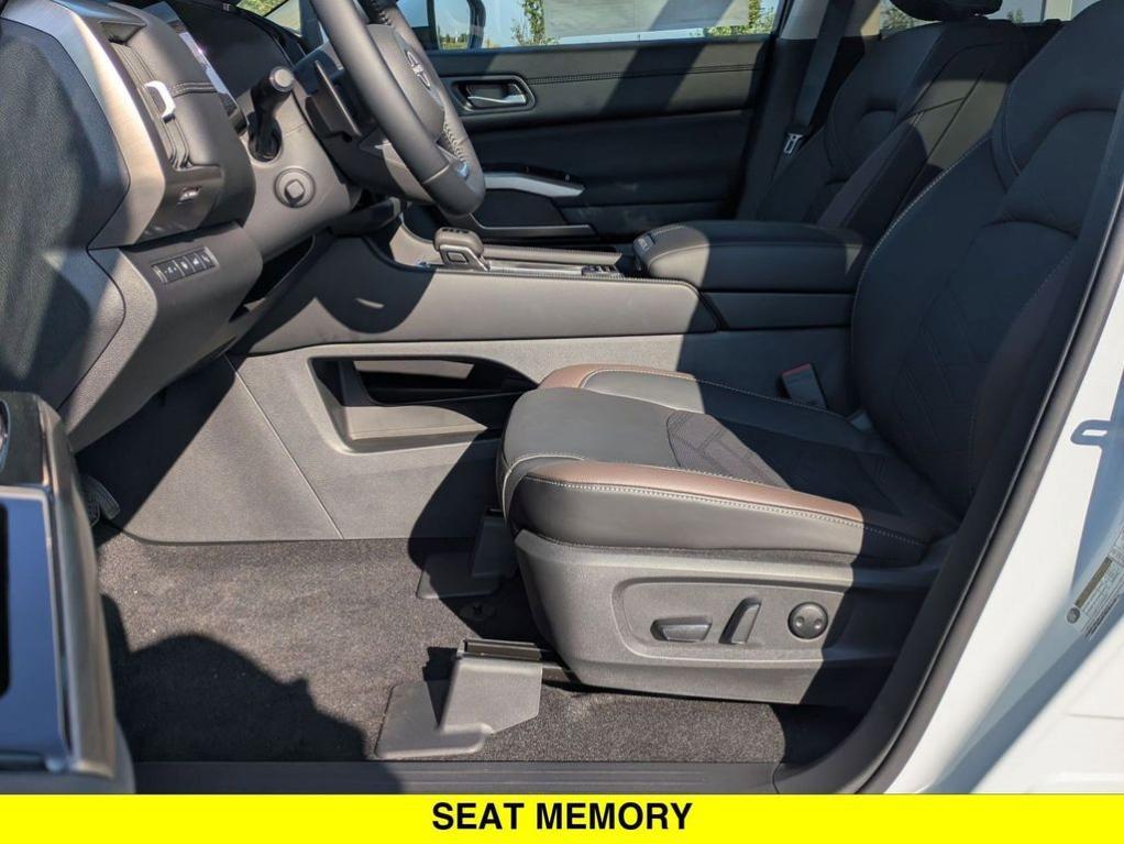 new 2025 Nissan Pathfinder car, priced at $48,960