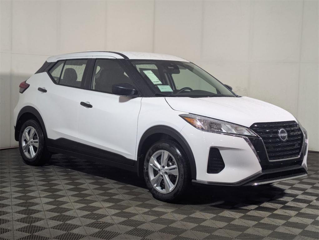 new 2025 Nissan Kicks Play car, priced at $23,850