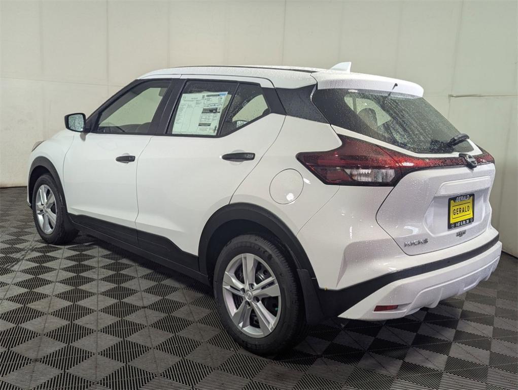 new 2025 Nissan Kicks Play car, priced at $23,850